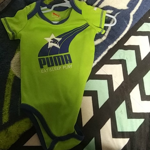 24 months Seahawks colors onesie and jog pants - Picture 2 of 3